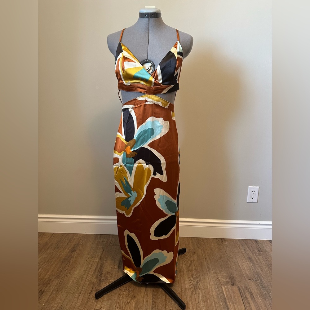 BNWT House of Harlow 1960 Satin dress - xs